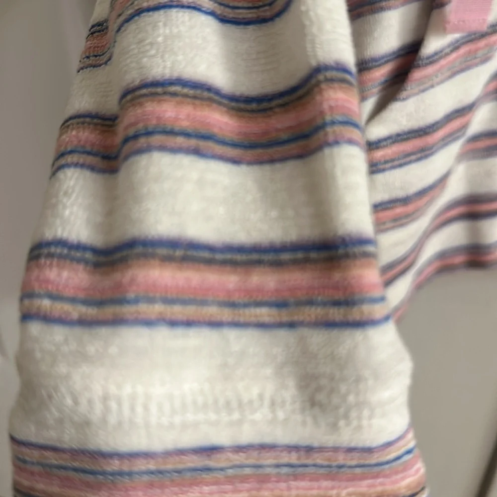 Roller rabbit hoodie gently worn 2T - Picture 6 of 8